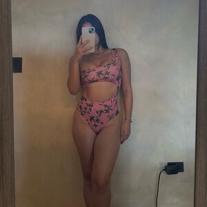 La Gotta One Piece | Pink & Green Cheeky High Waisted